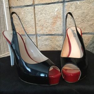 New GUESS Women’s peep toe patent leather …
